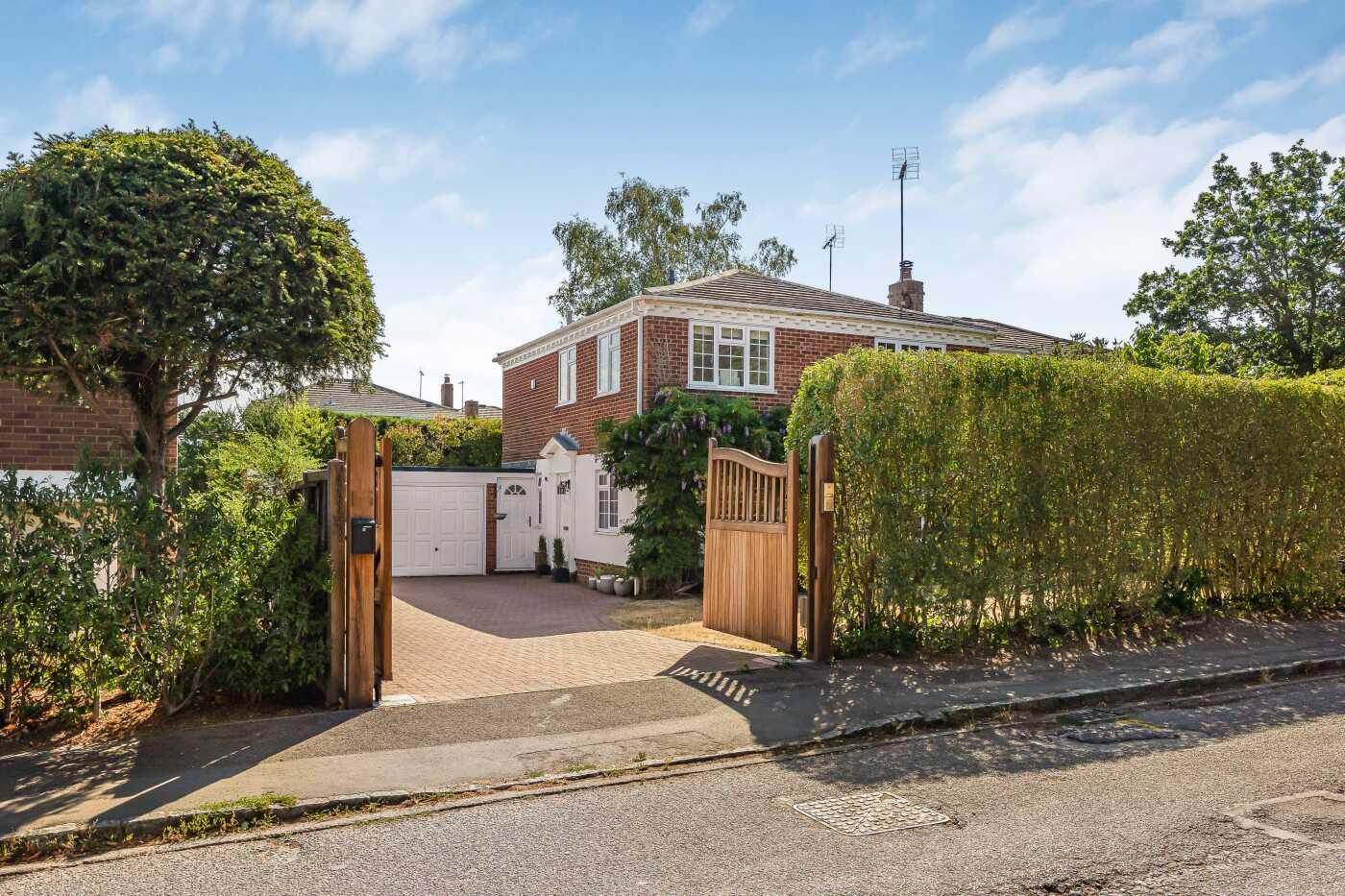 Crowsley Road, Shiplake, Henley-On-Thames